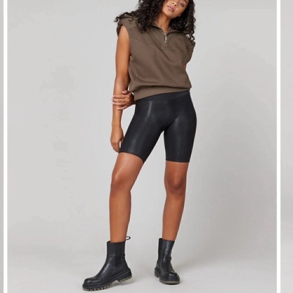 SPANX Shorts Faux Leather Shimmer Metallic Bike Shapes Lifts Very Black Size M